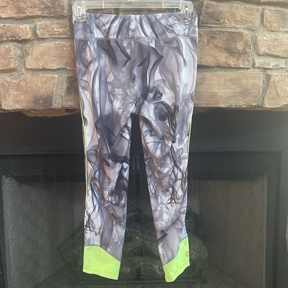 Gray & black leggings w/ neon green stripe down the sides w/ hidden pocket XS - Picture 6 of 10